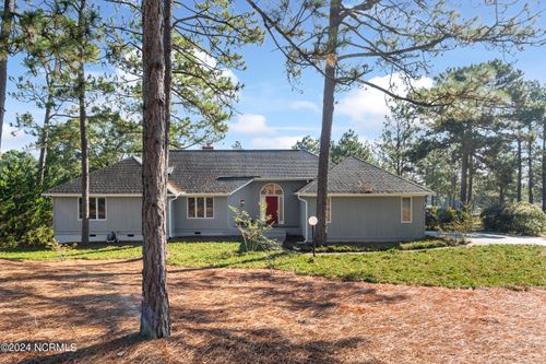27 Deerwood Ct, Pinehurst, NC, 28374-7090 | Card Image