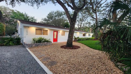 16575-16575 Old Cutler Rd, Palmetto Bay, FL, 33157-2532 | Card Image