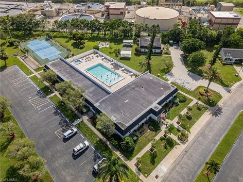 6842 Bogey Dr, FORT MYERS, FL, 33919-6385 | Card Image