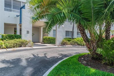 B101 - 2333 Feather Sound Drive, Condo with 2 bedrooms, 2 bathrooms and null parking in Clearwater FL | Image 2