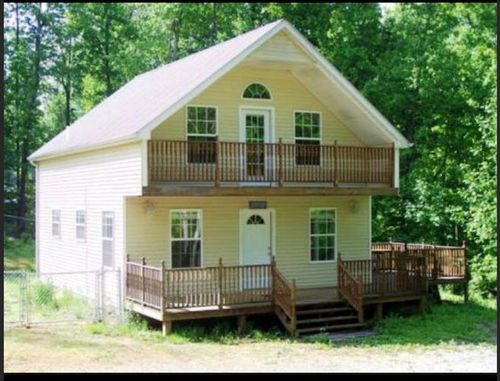 105 Jennifer Ln, Hilham, TN, 38568-5655 | Card Image