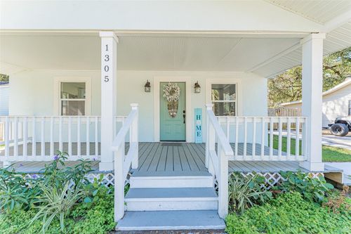 1305 E Osborne Ave, TAMPA, FL, 33603-4235 | Card Image