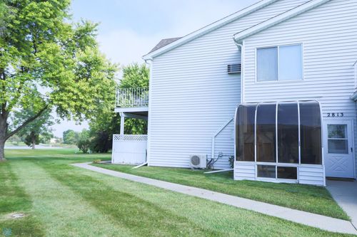 2813 32nd St S, Moorhead, MN, 56560-5401 | Card Image