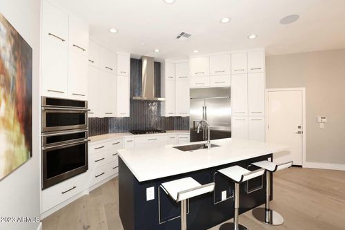 7305 E Del Acero Dr, Scottsdale, AZ, 85258-2069 | Card Image