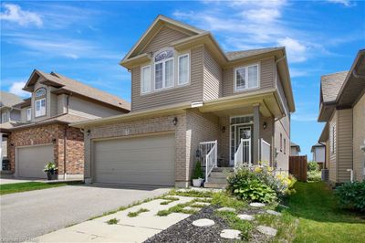 240 Watervale Cres, House other with 3 bedrooms, 3 bathrooms and 4 parking in Kitchener ON | Image 2