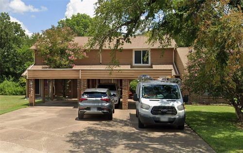 2817 Oakside Drive, Bryan, TX, 77802 | Card Image