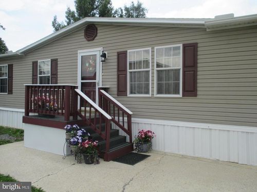 284 Waverly Ct, Fayetteville, PA, 17222-1212 | Card Image