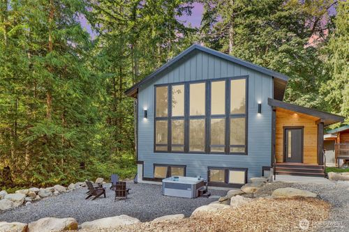 7519 Canyon View Dr, Deming, WA, 98244-9717 | Card Image