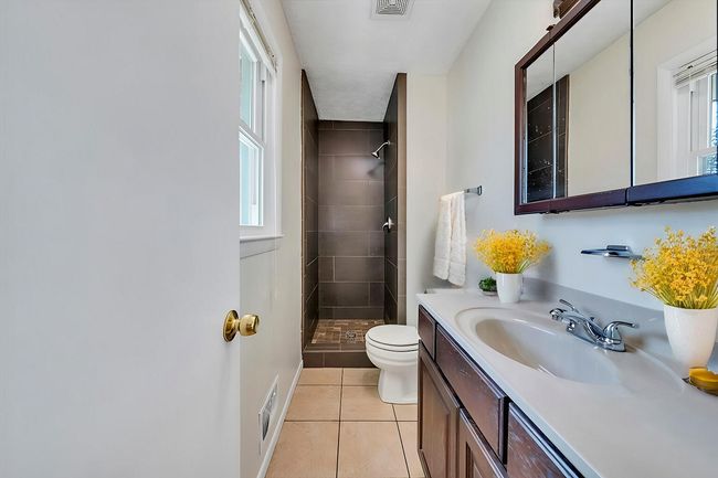16-MIB01100 - Bathroom - Modern - 12 | Image 14