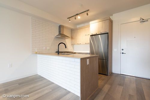 206-1012 Auckland St, New Westminster, BC, V3M0M3 | Card Image