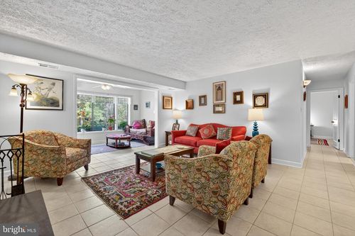 910-910 Windbrooke Dr, GAITHERSBURG, MD, 20879-3251 | Card Image