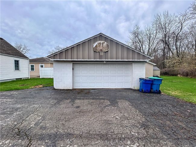 622 Jones St, House other with 3 bedrooms, 2 bathrooms and null parking in Hubbard OH | Image 19