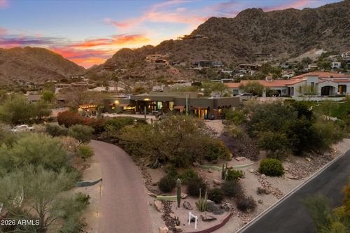 7306 N Brookview Way, Paradise Valley, AZ, 85253-2888 | Card Image