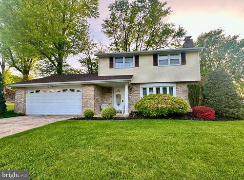 1884 Ebony Dr, YORK, PA, 17402-4708 | Card Image