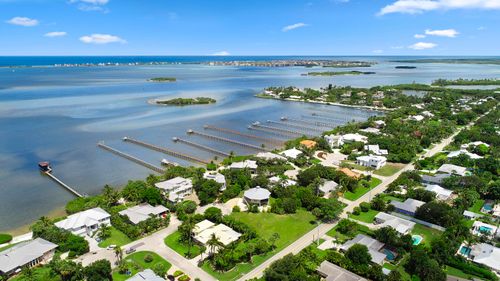 18 Cranes Nest St, Sewalls Point, FL, 34996-6403 | Card Image