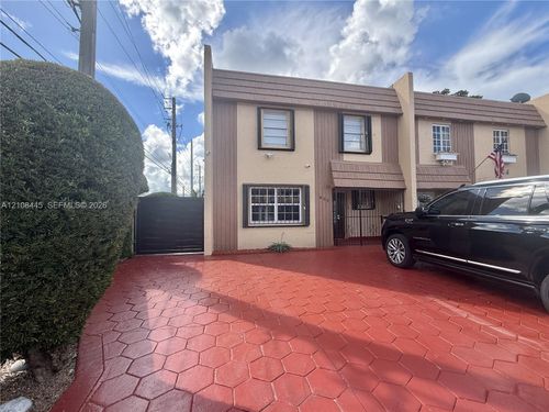 800 W 81st Pl, Hialeah, FL, 33014 | Card Image