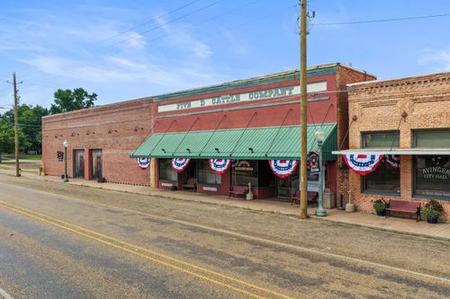 8 N Main, Avinger, TX, 75630 | Card Image