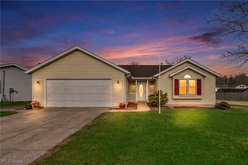 1064 Yarmouth Rd, Grafton, OH, 44044-1215 | Card Image