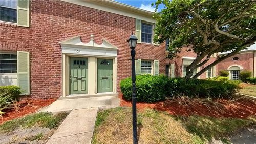 111-111 Georgetown Dr, CASSELBERRY, FL, 32707-6124 | Card Image