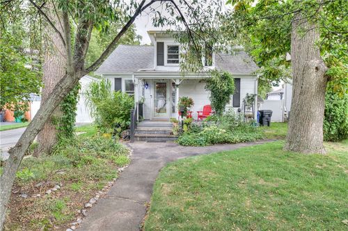 333 Greenwood Ave, Warwick, RI, 02886-1842 | Card Image