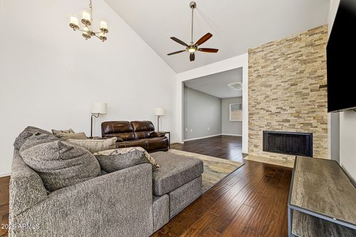 371 W Lodge Dr, Tempe, AZ, 85283-3532 | Card Image