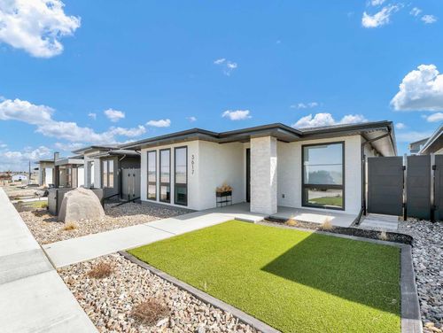 3617 10 Ave Sw, Medicine Hat, AB, T1B0T2 | Card Image