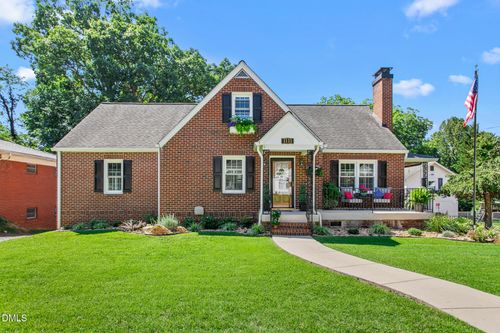 1111 N Woodleigh Cir, Reidsville, NC, 27320-4407 | Card Image