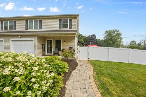 420 Howell Rd, Fairport, NY, 14450-9185 | Card Image