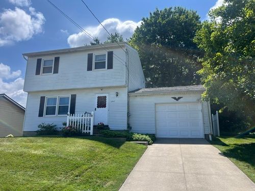 1247 E 42nd St, Erie, PA, 16504-2477 | Card Image