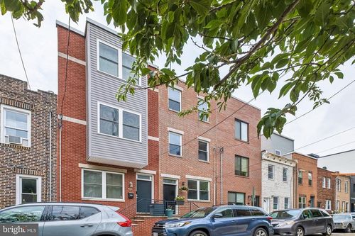 2220 Manton St, PHILADELPHIA, PA, 19146-4221 | Card Image