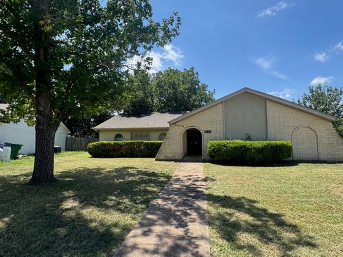 4312 Aspen Way, Haltom City, TX, 76137-2130 | Card Image