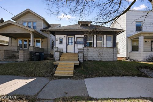 150 E Broadway St, Toledo, OH, 43605-2154 | Card Image