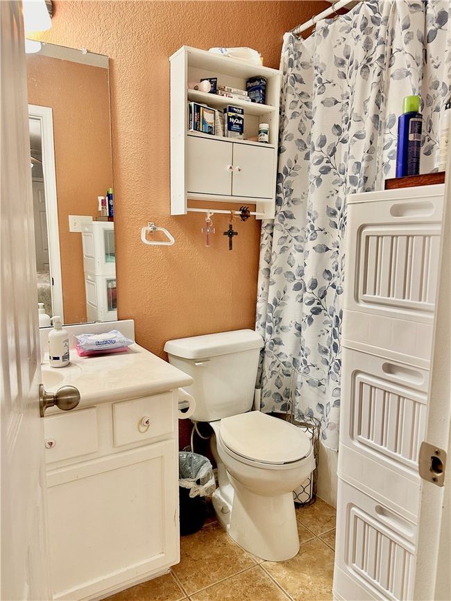 Unit B | Image 17