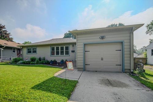 33 Bradford Ln, Madison, WI, 53714-2305 | Card Image