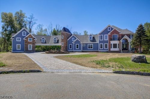 15 Spring Hunter Ct, Green Twp, NJ, 07821-2330 | Card Image