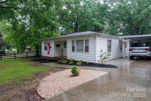 1700 Oakwood Ave, Kannapolis, NC, 28081-8466 | Card Image