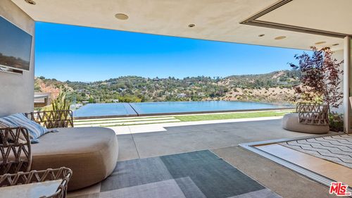 7551 Hermes Dr, LOS ANGELES, CA, 90046-1713 | Card Image