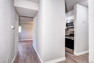 104 - 50 E Highline Circle, Condo with 2 bedrooms, 1 bathrooms and 1 parking in Centennial CO | Image 3