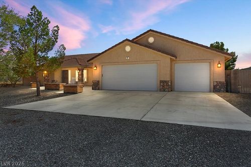 901 Laguna St, Pahrump, NV, 89048-6796 | Card Image