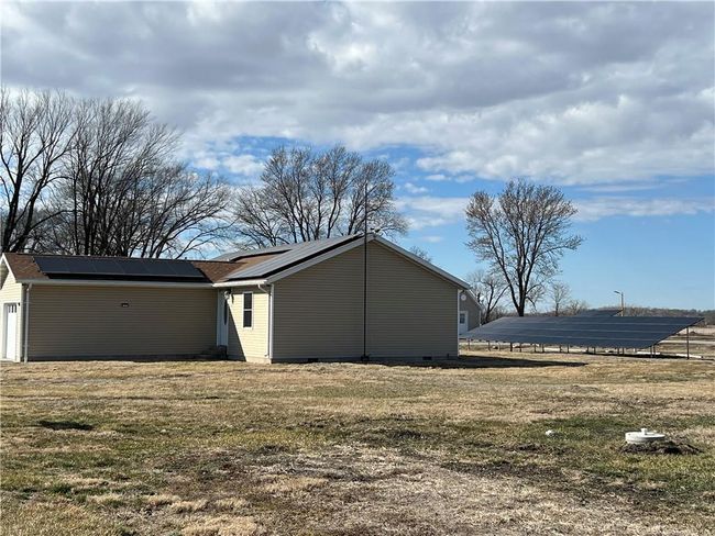 713 & 711 Vine Street, House other with 3 bedrooms, 2 bathrooms and null parking in Burlington Junction MO | Image 8