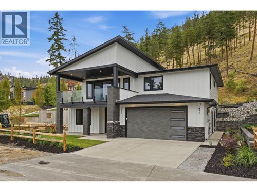 491 Clifton Rd N, House with 5 bedrooms, 3 bathrooms and 4 parking in Kelowna BC | Card Image