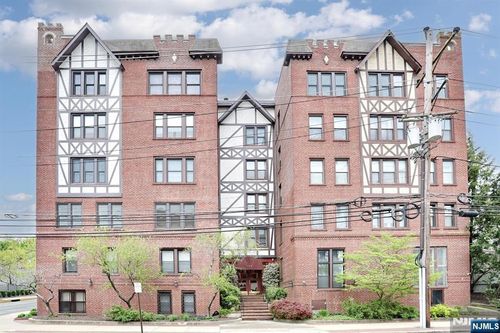 109 Grand Ave, Englewood, NJ, 07631-3533 | Card Image