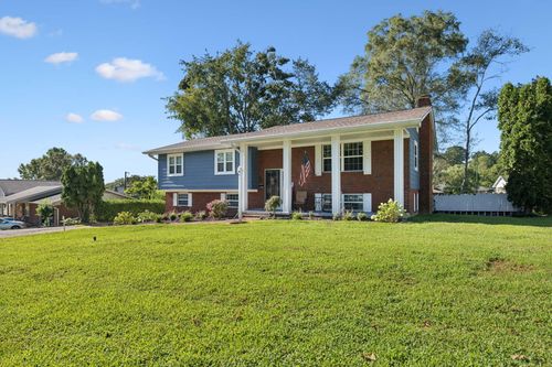 3910 N Mission Oaks Dr, East Ridge, TN, 37412-1939 | Card Image