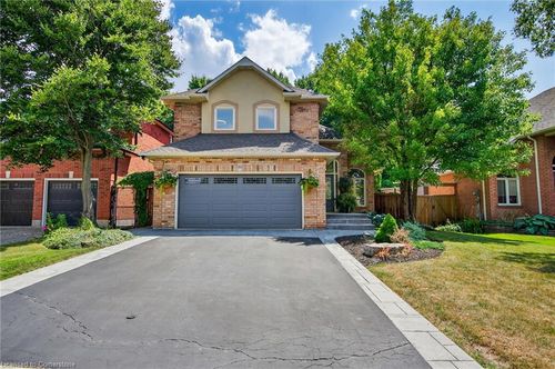 50 Longyear Dr, Waterdown, ON, L8B0N8 | Card Image