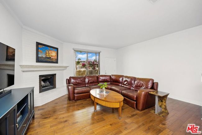 2 - 10229 Variel Ave, Condo with 3 bedrooms, 4 bathrooms and null parking in Chatsworth CA | Image 4