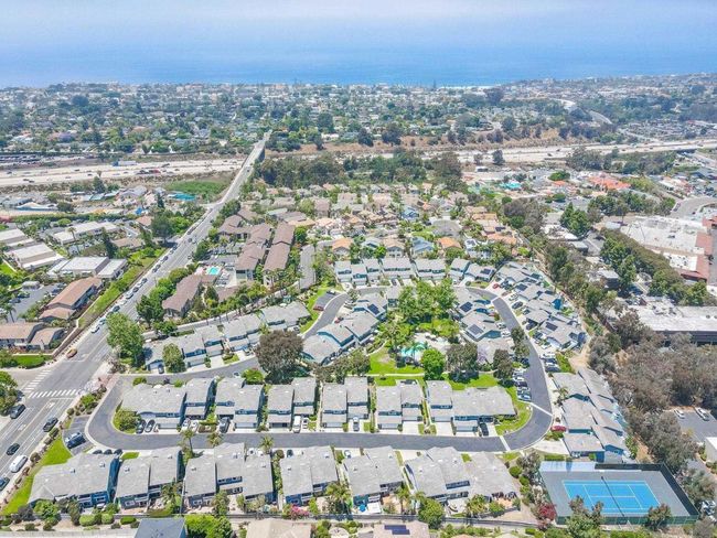 677 Summer View Cir, Townhouse with 2 bedrooms, 3 bathrooms and 2 parking in Encinitas CA | Image 53