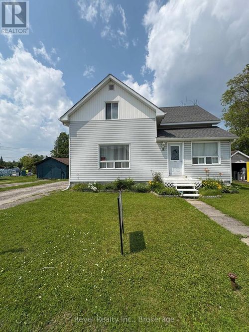 31 Cain Ave, Kapuskasing, ON, P5N1T2 | Card Image
