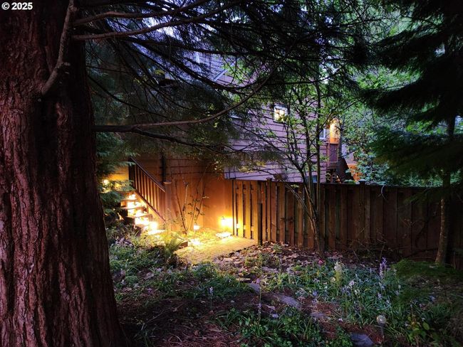 887 6 Th St, House other with 5 bedrooms, 3 bathrooms and 2 parking in Lake Oswego OR | Image 38
