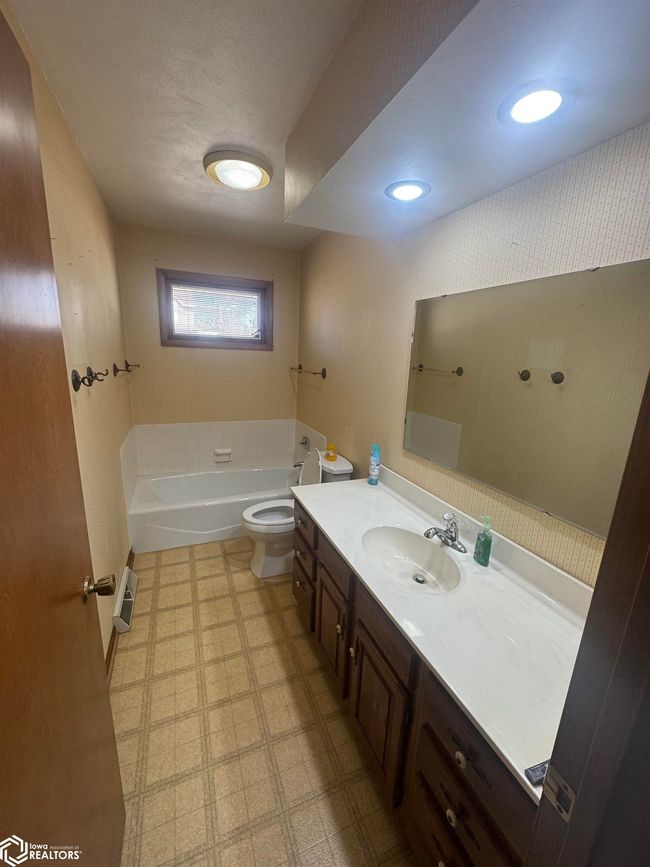 302 Andrews St, House other with 3 bedrooms, 4 bathrooms and null parking in Nashua IA | Image 16
