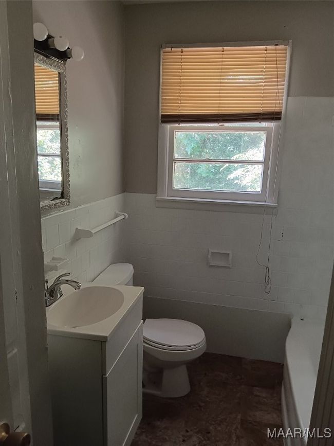 2132 Ester St, House other with 3 bedrooms, 1 bathrooms and null parking in Montgomery AL | Image 4